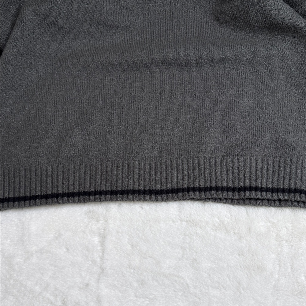 Gray Star Pattern Sweater - image 7